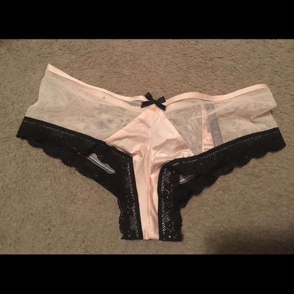 ❤️Victoria’s Secret Cheecky Bow Panty❤️ - Picture 3 of 4